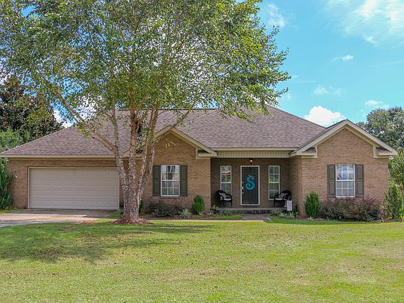 2nd image of 107 Brittany Dr
