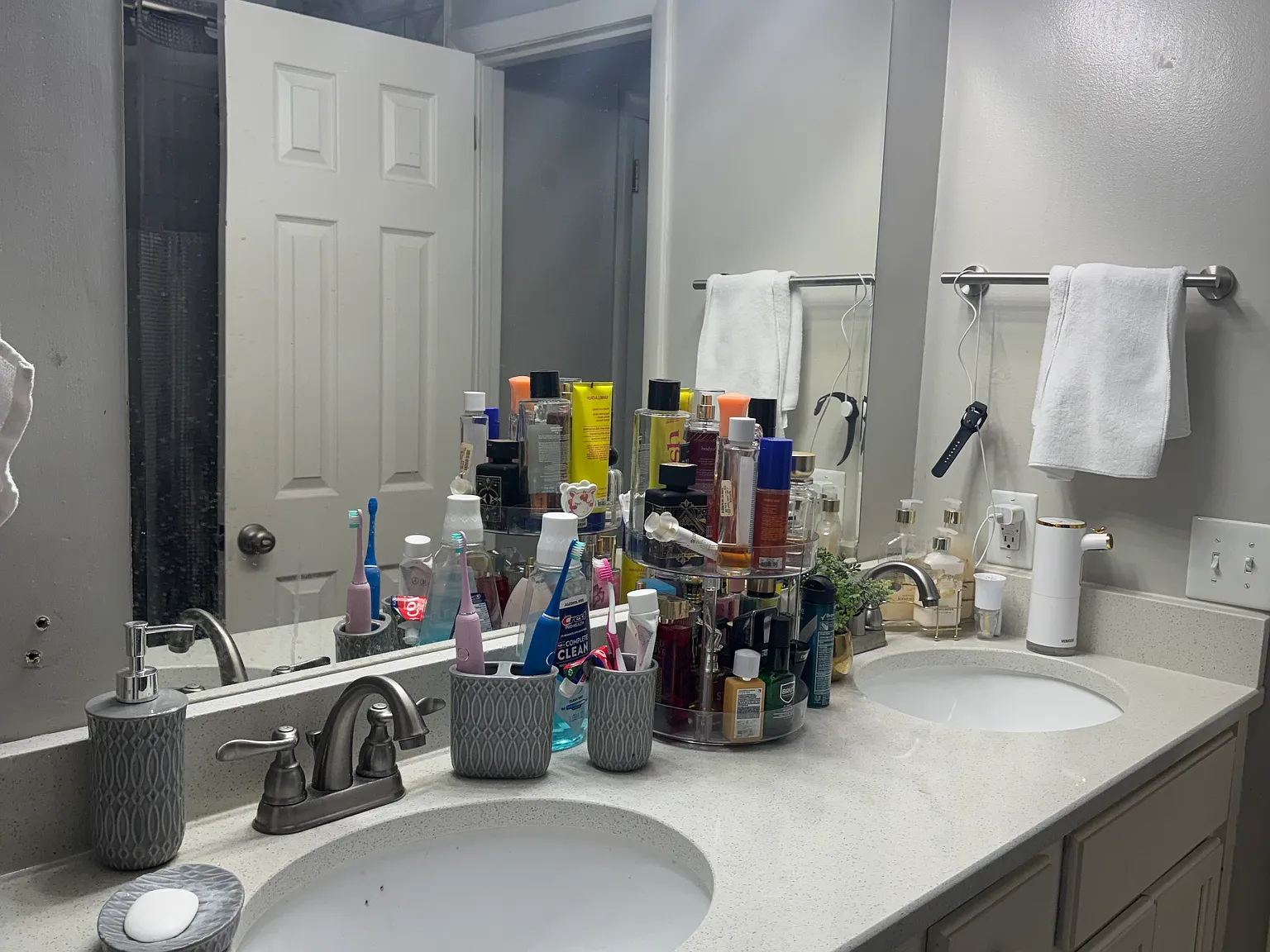 2 bed, 890 sqft, $2,100 — Photo 4