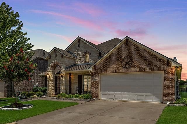 1st image of 2701 Los Olivos Ln