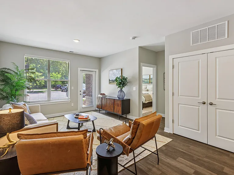 Founders Pointe Apartments — Photo 10