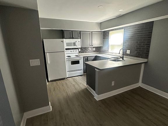 3rd image of 569 Lathrop St #H