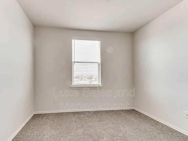 10530 Utica Dr — Photo 31