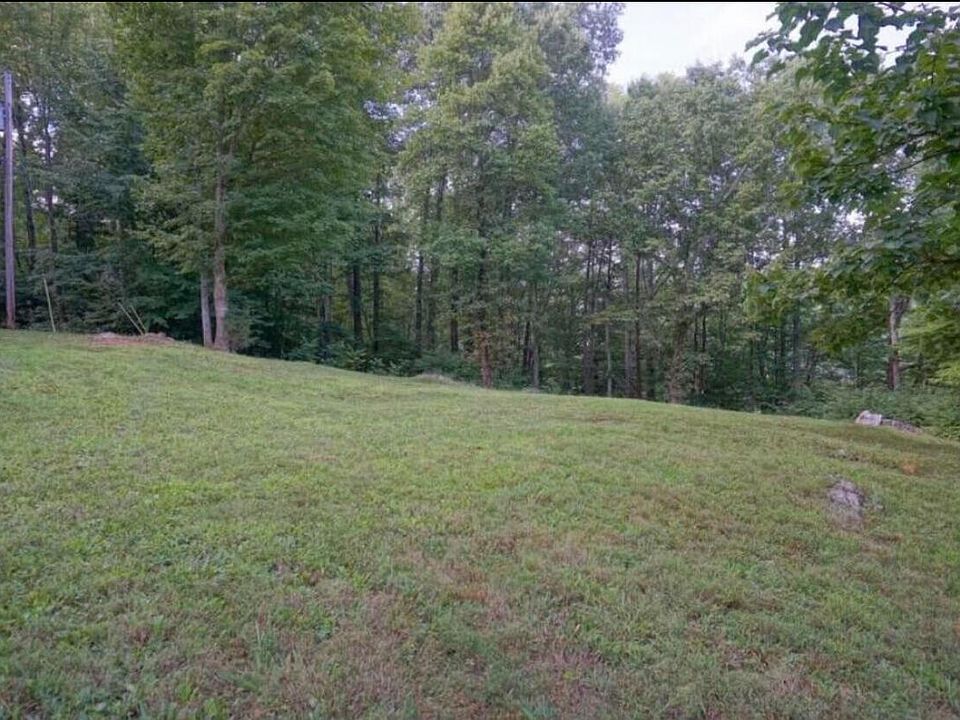 2nd image of 302 Golf Course Rd