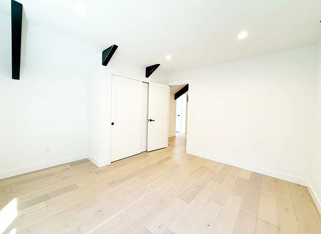 1 Undisclosed Address — Photo 36