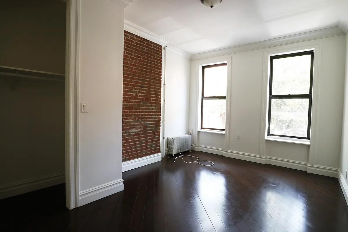 Building Photo - 240 President St #2R