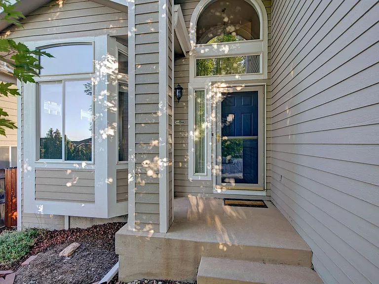 450 Millstream Ter — Photo 2