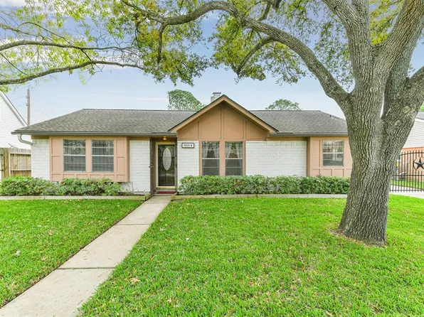 10218 Sageplum Drive, Houston, TX 77089