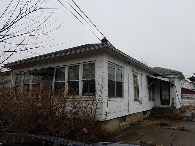 1st image of 707 E Broadway St