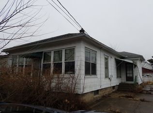 707 E Broadway St, Streator, IL 61364