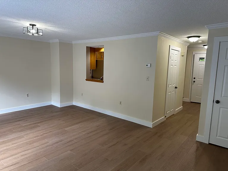 25 Charlonne St #3 — Photo 13