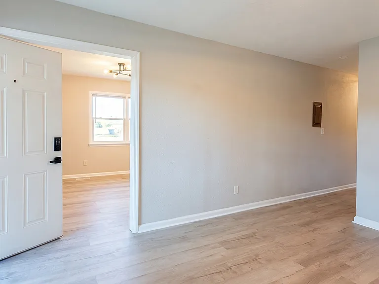 1101 Fontana St — Photo 6