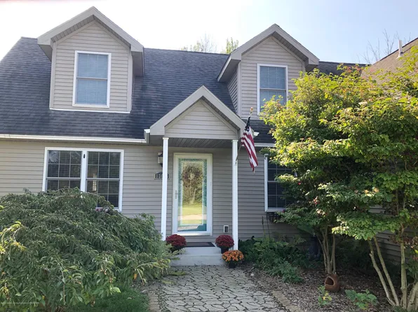 13656 Deer Creek Dr, South Haven, MI 49090