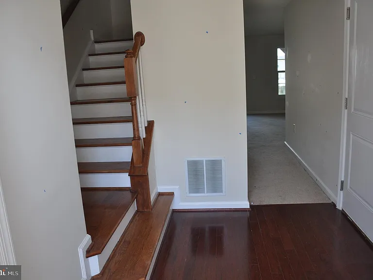 905 Susan Cir — Photo 6