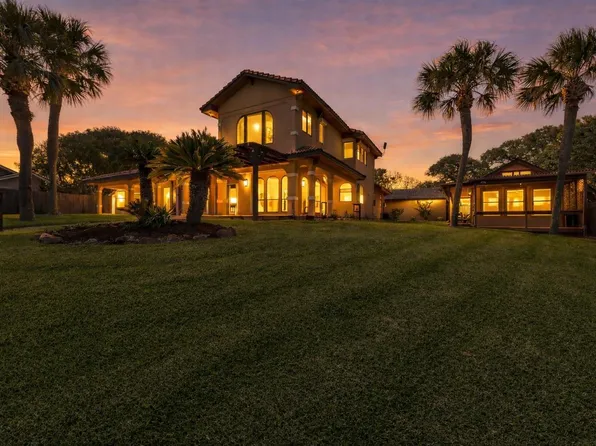 111 Bayridge Rd, Morgans Pt, TX 77571