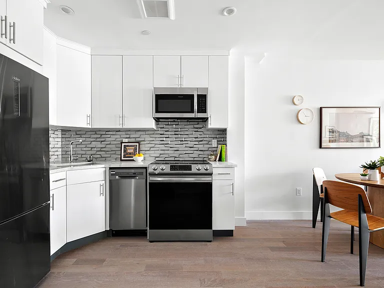 460 E New York Ave #2A — Photo 4