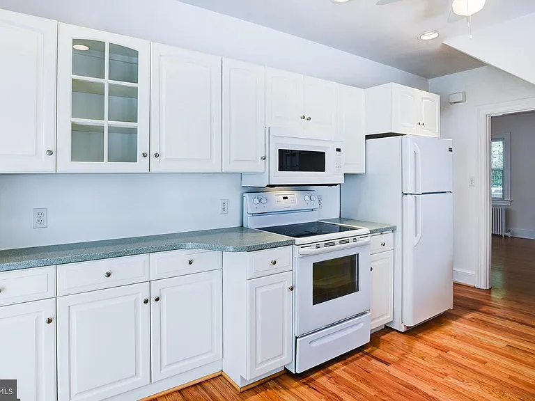 4633 Asbury Pl NW — Photo 7