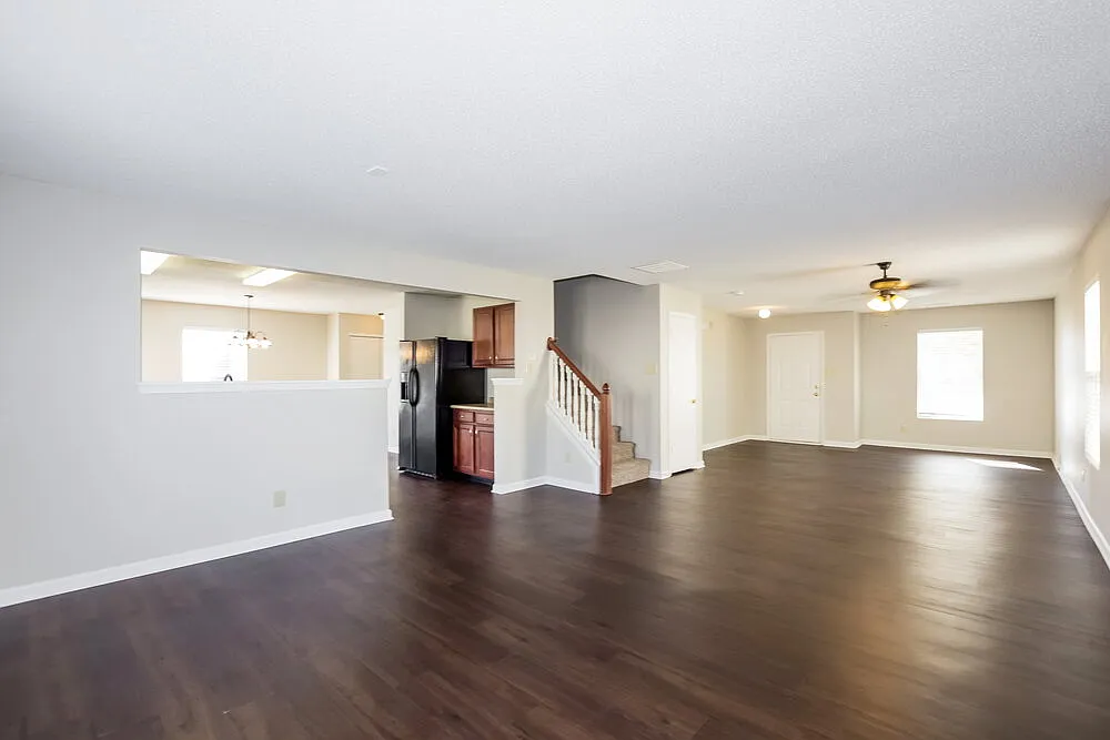 3 bed, 2.5 bath, 2225 sqft, $3,050 — Photo 3