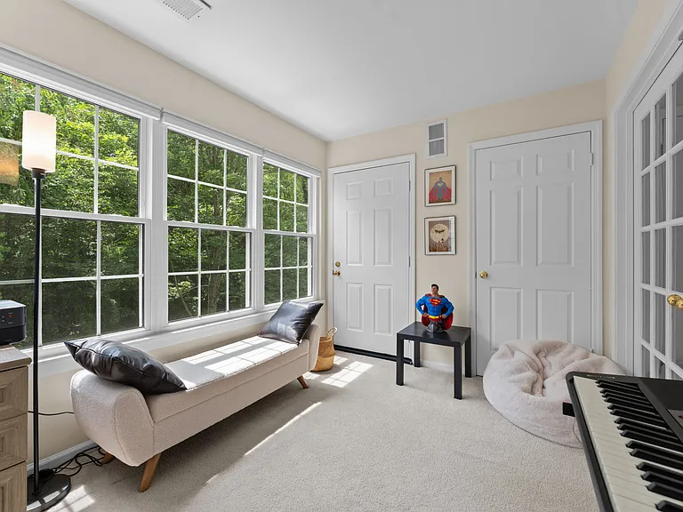 7501 Ashby Ln #J — Photo 9