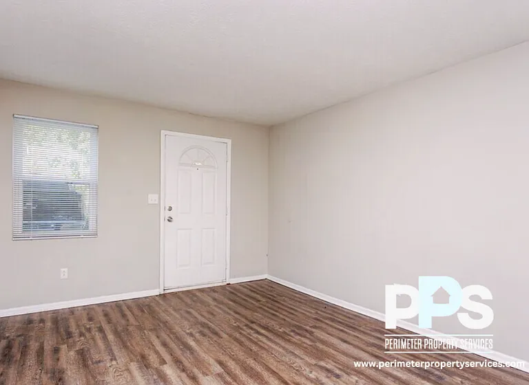 1126 Maple St #8 — Photo 11