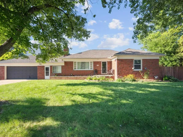 16407 Masonic Blvd, Fraser, MI 48026