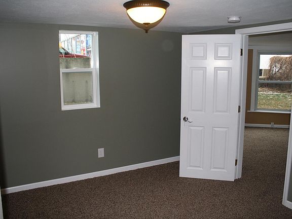 2nd image of 1010 Fulton St W APT 3