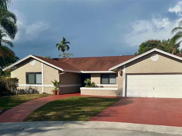 8141 SW 27th Pl, Davie, FL 33328