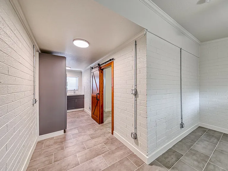310 S Maryland Pkwy — Photo 6