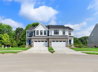 5326 Trail Vista Dr, West Bloomfield, MI 48323