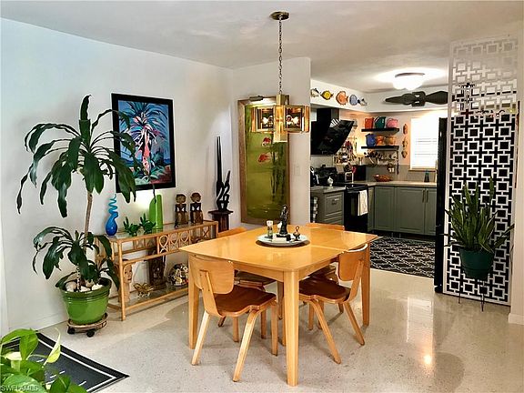3rd image of 3074 McGregor Blvd