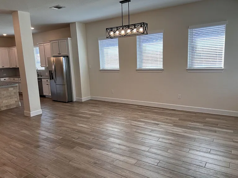 10215 High Noon Dr — Photo 8