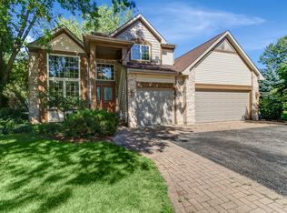 8112 Magnolia Ct, Fox Lake, IL 60020