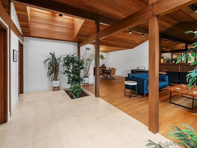 8383 Cliffridge Ln — Photo 20