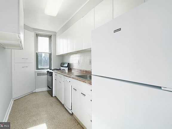 4th image of 2601 Pennsylvania Ave APT 1131