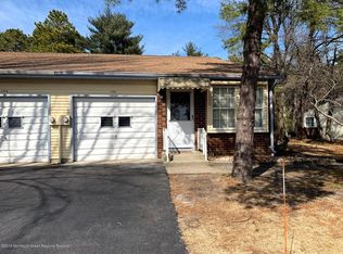 15B Maplewood Dr #52, Whiting, NJ 08759