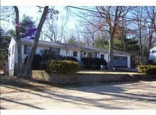 12 Valerie Dr, West Greenwich, RI 02817