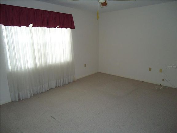 3rd image of 431 Cameo Dr