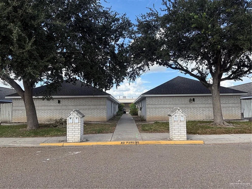 2 bed, 2.0 bath, 1050 sqft, $800 — Photo 1