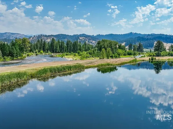 35 Wapiti Ct, Garden Valley, ID 83622