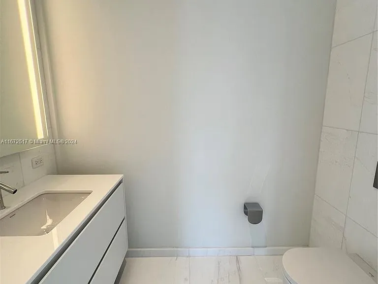 300 S Biscayne Blvd #806E — Photo 3