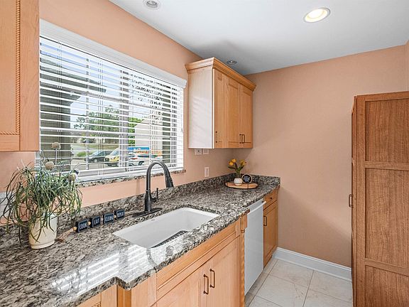 3rd image of 8519 Pepper Ridge Dr #32