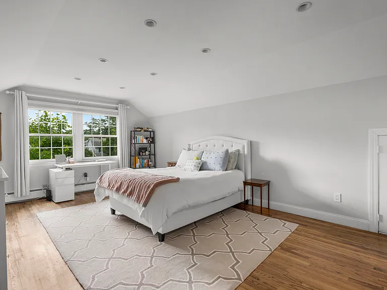 341 Orienta Ave — Photo 25