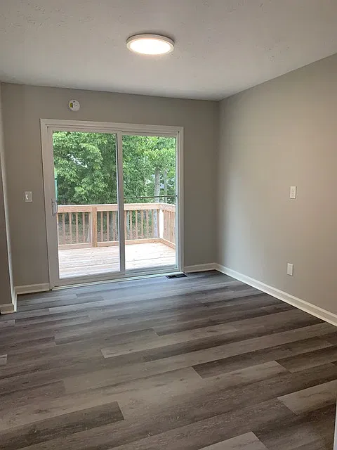 3 bed, 1090 sqft, $1,800 — Photo 3