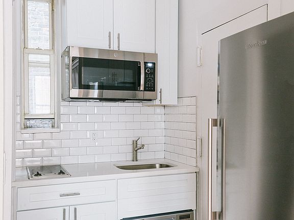 4th image of 220 Sullivan St APT 4D