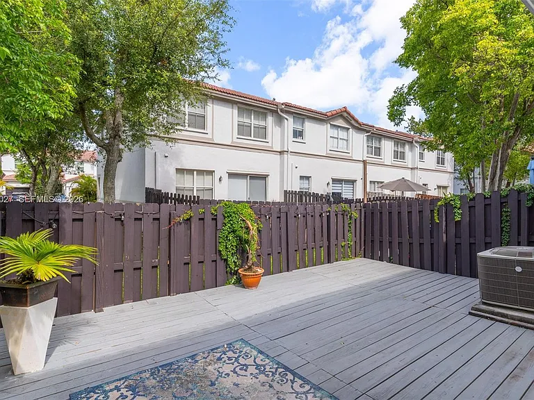 8165 NW 108th Ave — Photo 23