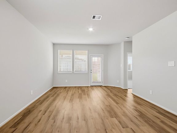 4th image of 18538 Landing Meadows Ln