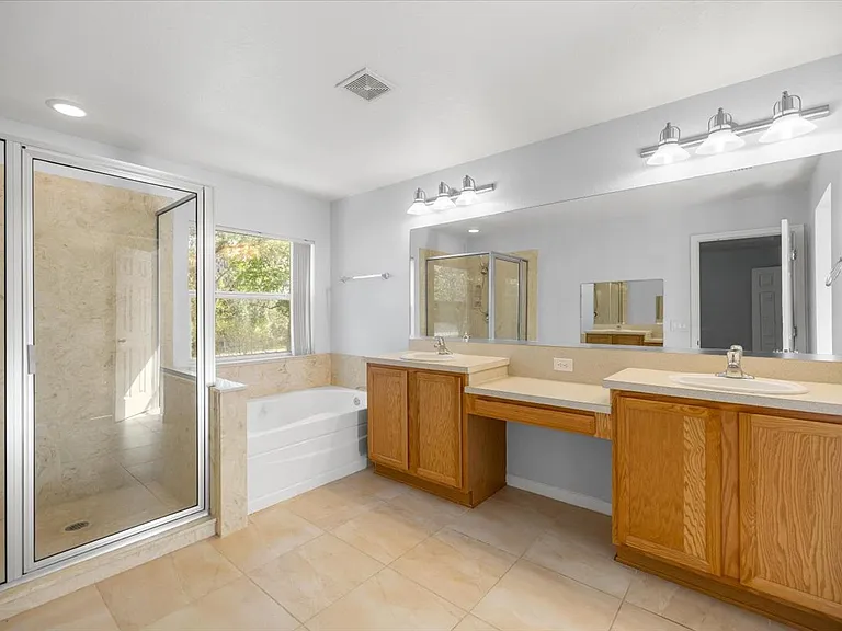 5073 SW 40th Pl — Photo 22