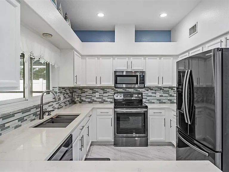 380 Rosalind Ln — Photo 10