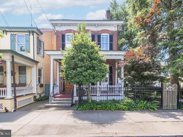35 Perry St, Lambertville, NJ 08530
