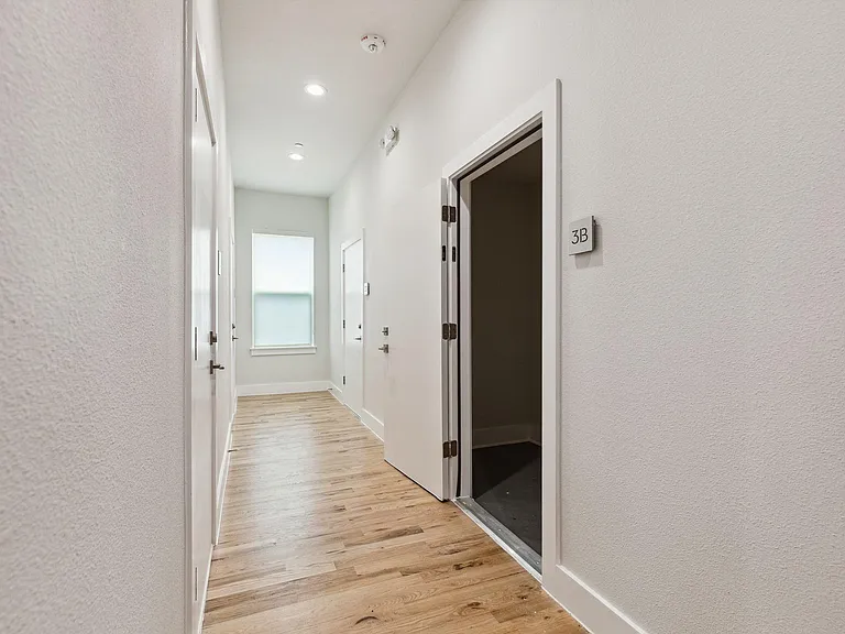 Guest House in Lakewood — Photo 24