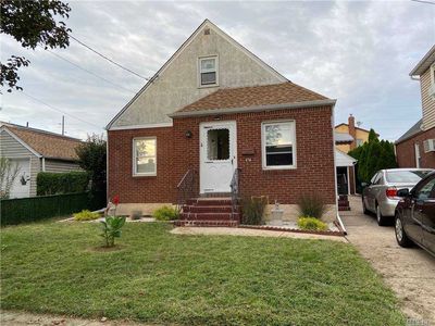 578 N 7th St, New Hyde Park, NY, 11040